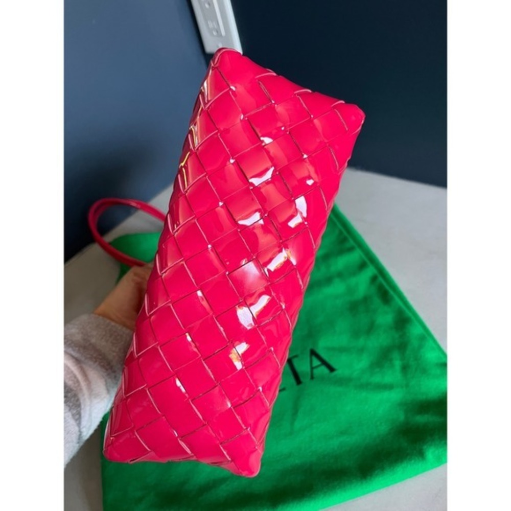 Bottega Veneta Pink Patent Leather Intrecciato Crossbody Bag Luxury Designer Bag - Picture 4 of 13